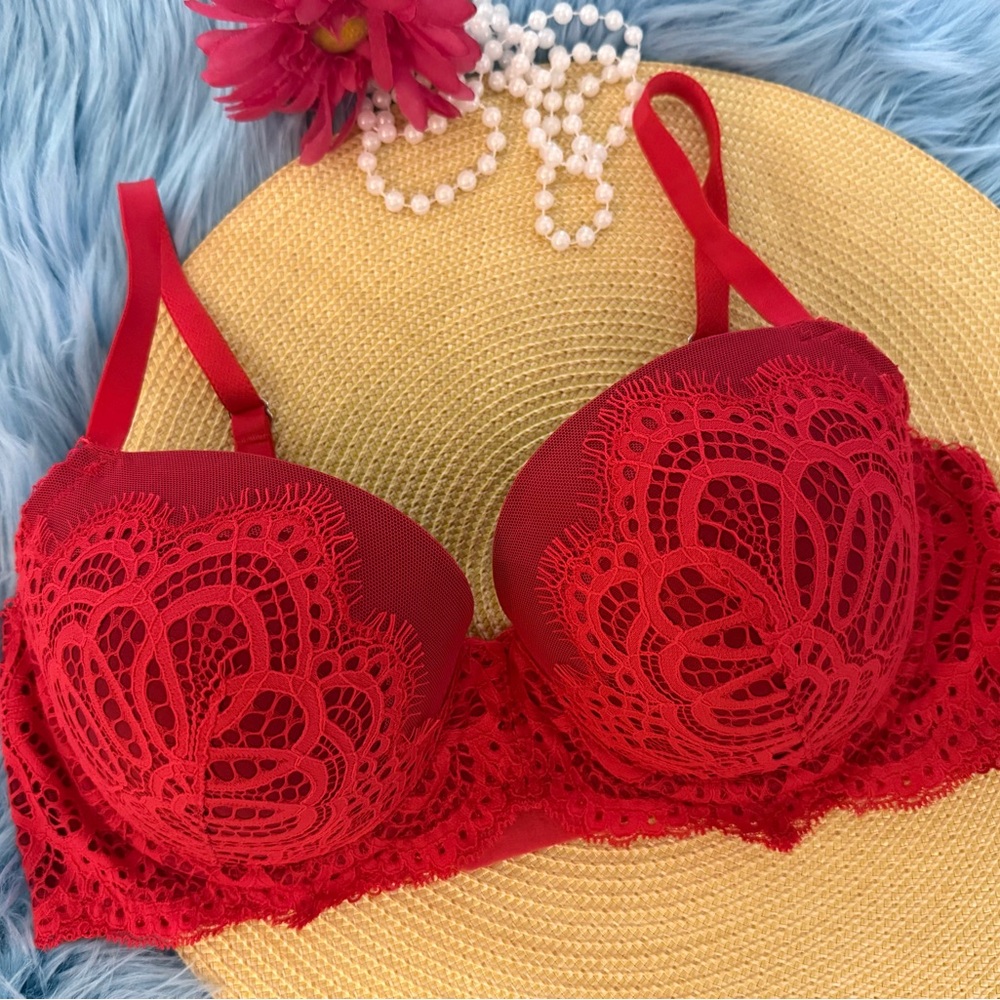 Victoria’s Secret Dream Angels Cherry Red Demi Cup Bra 34DD